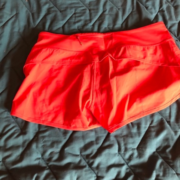 Lululemon Speed Shorts Size 8 - Picture 2 of 2